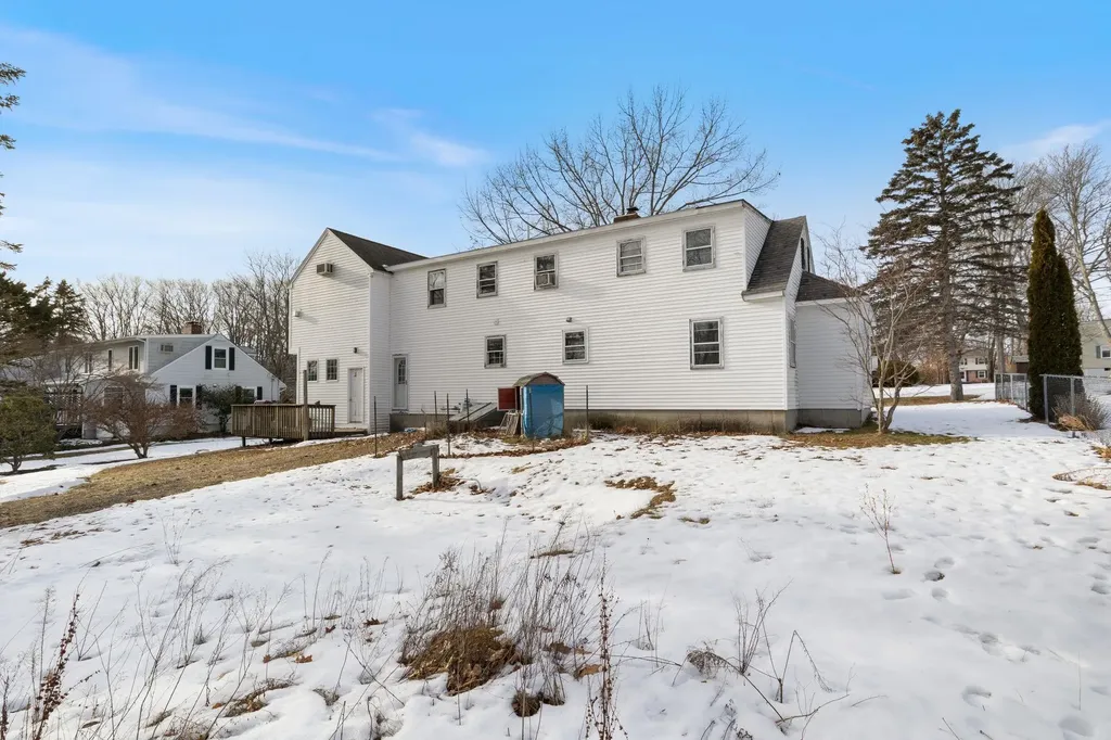 12 Nola Avenue Rochester NH 03867