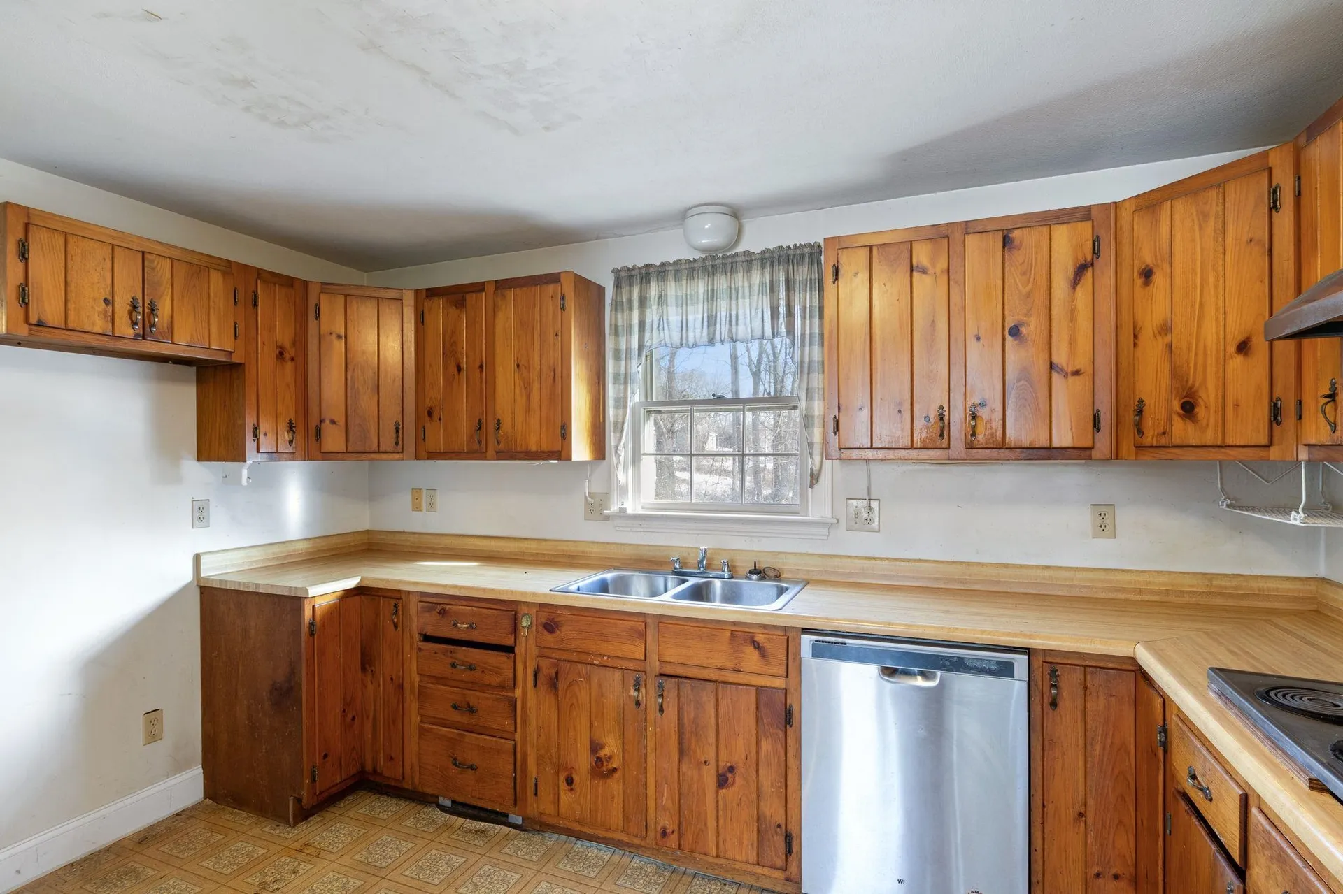 12 Nola Avenue Rochester NH 03867