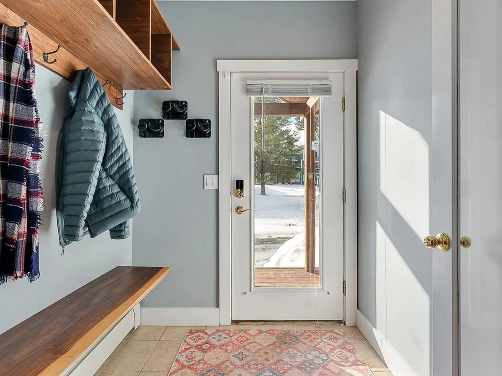 53 Amber Way Warren VT 05674