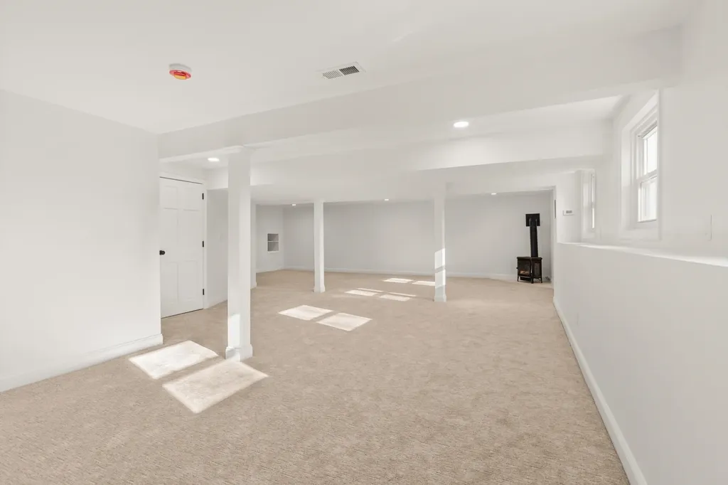 26 Moffat Street Portsmouth NH 03801