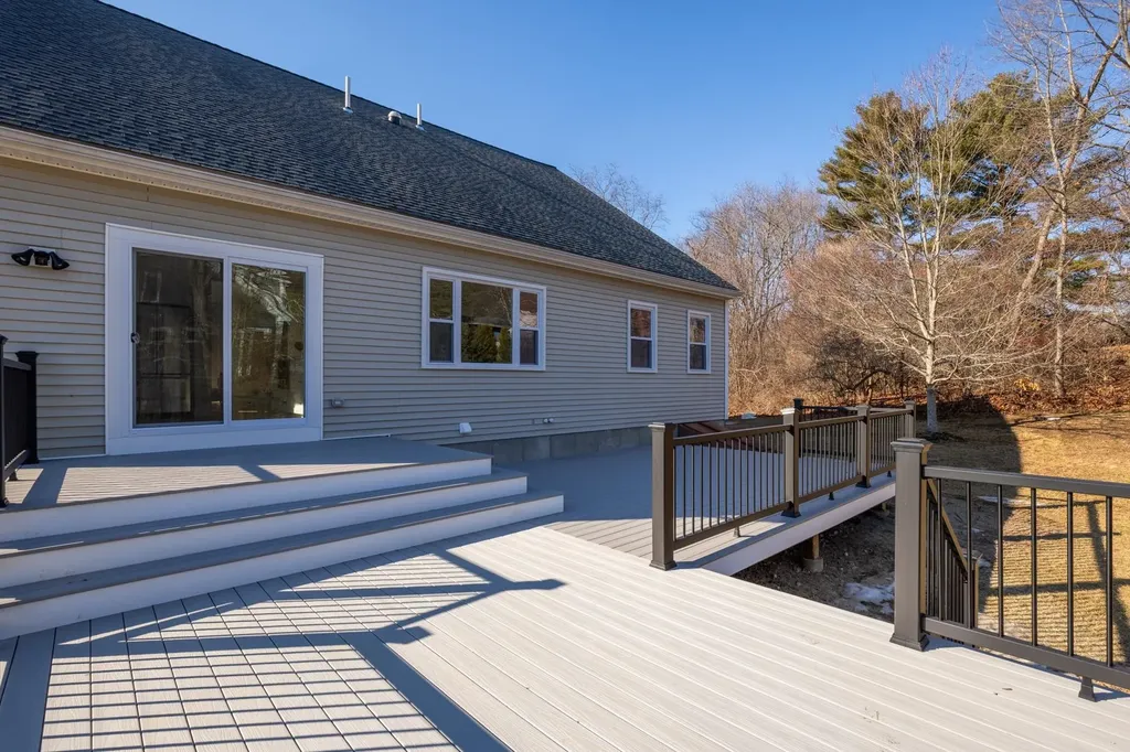 26 Moffat Street Portsmouth NH 03801