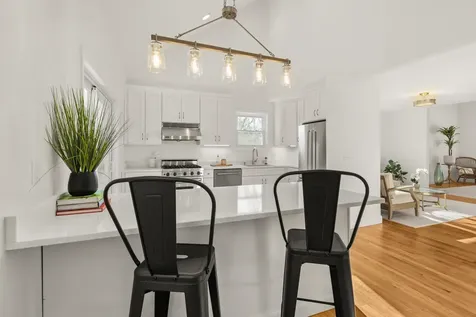 26 Moffat Street Portsmouth NH 03801