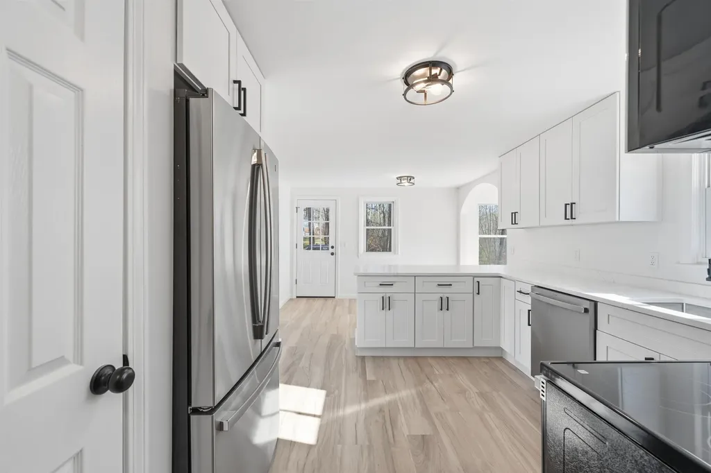 25L English Range Road Derry NH 03038