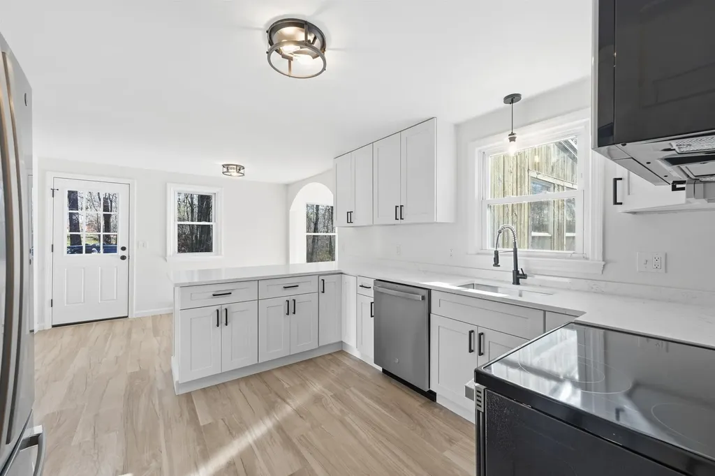 25L English Range Road Derry NH 03038