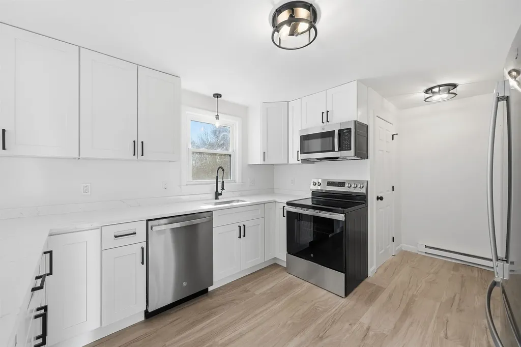 25L English Range Road Derry NH 03038