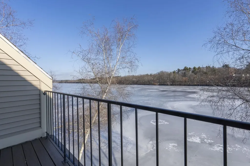 51 River Front Drive Manchester NH 03102