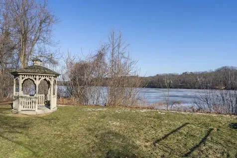 51 River Front Drive Manchester NH 03102