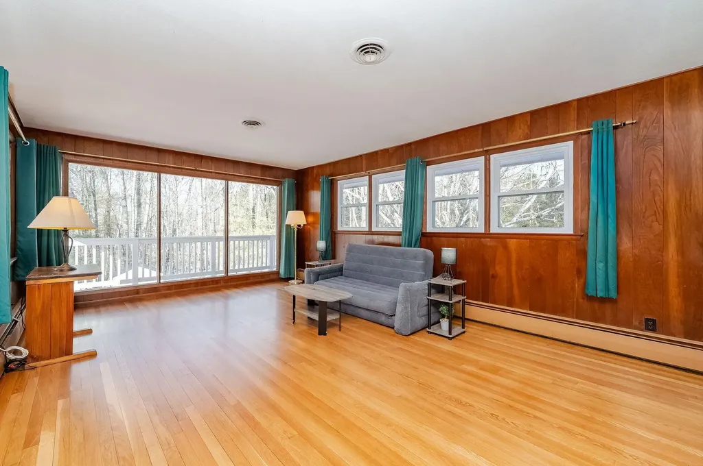 107 Page Road Bow NH 03304