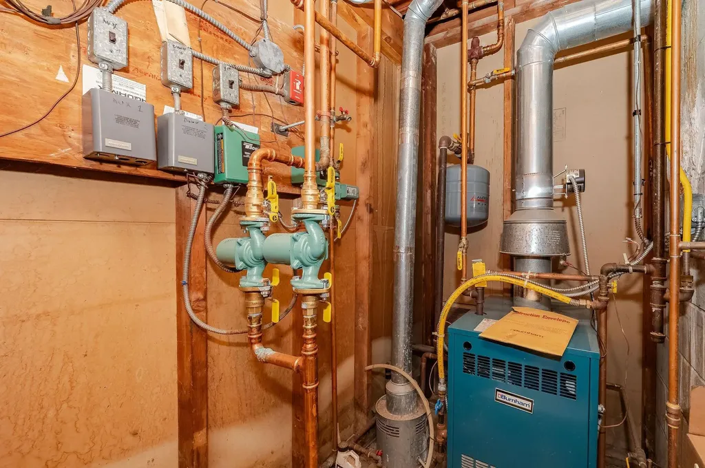 107 Page Road Bow NH 03304