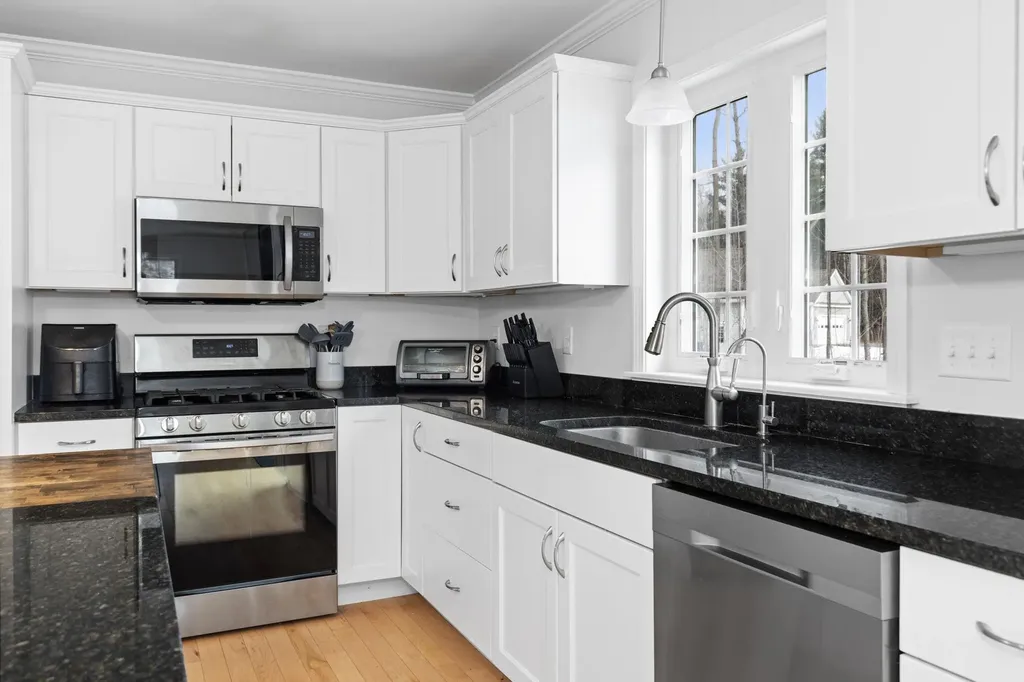 107 Ann Marie Lane Colchester VT 05446