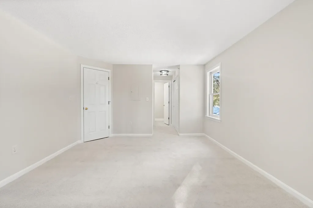 3 Mayfair Lane Nashua NH 03063