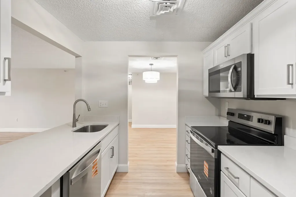 3 Mayfair Lane Nashua NH 03063