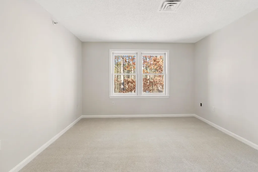 3 Mayfair Lane Nashua NH 03063