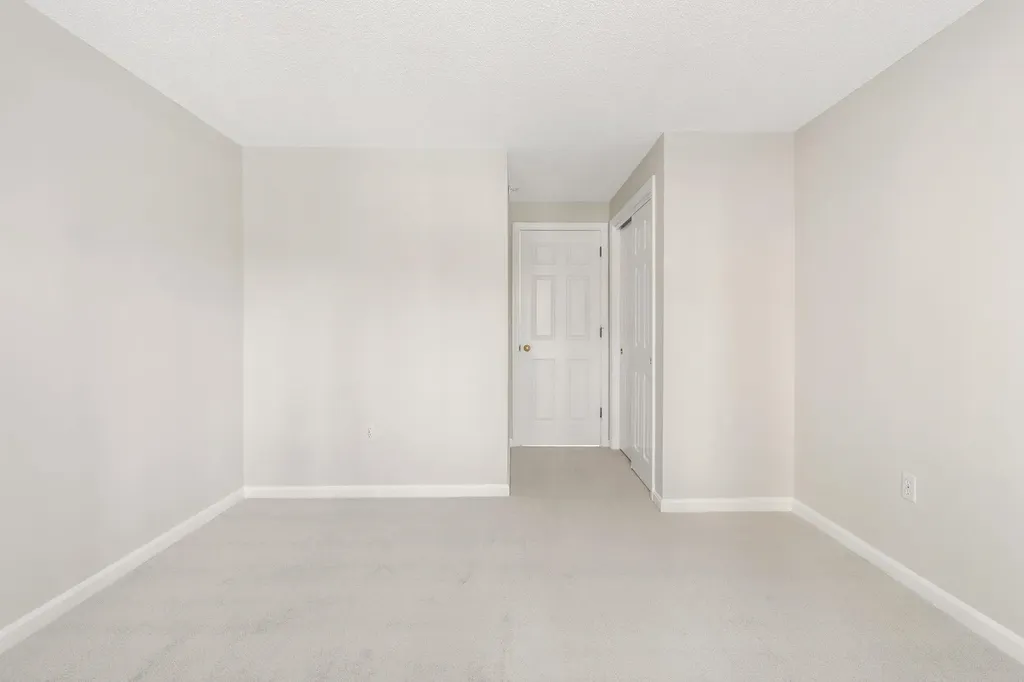 3 Mayfair Lane Nashua NH 03063