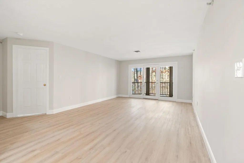 3 Mayfair Lane Nashua NH 03063