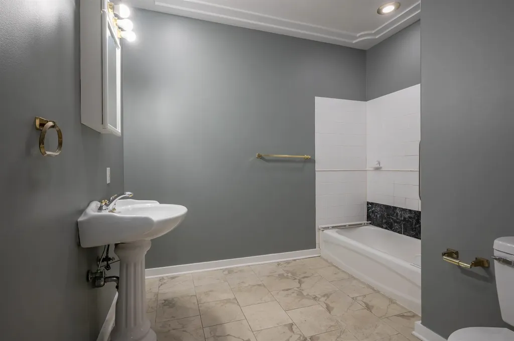 157 Milford Street Manchester NH 03102