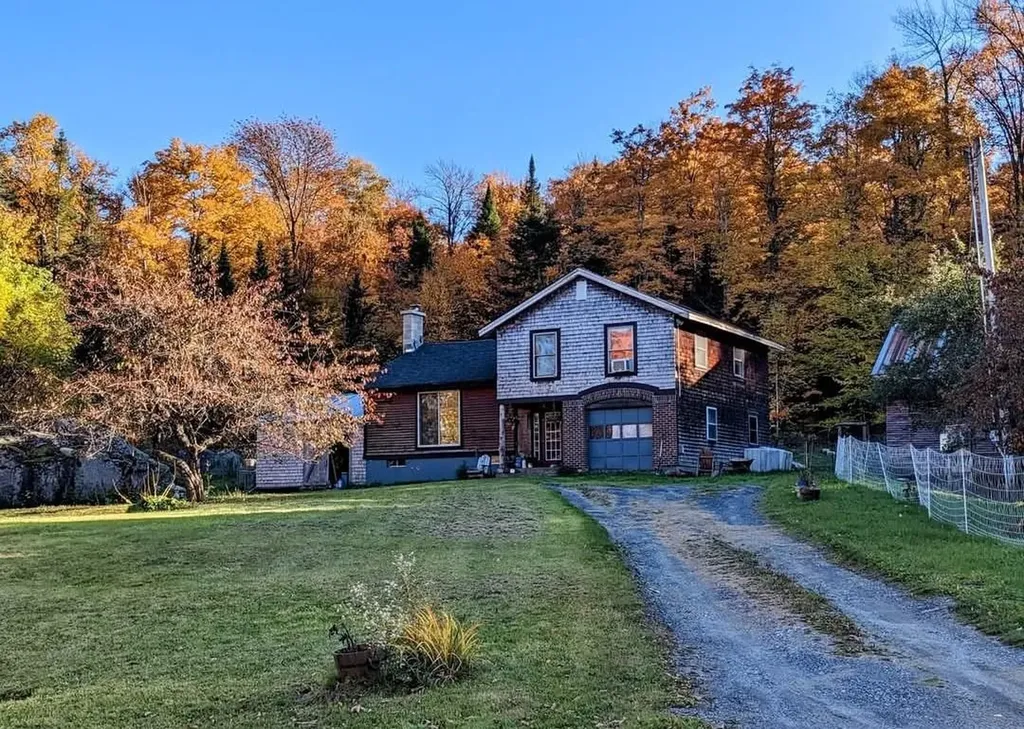 1422 Cabot Road Woodbury VT 05681