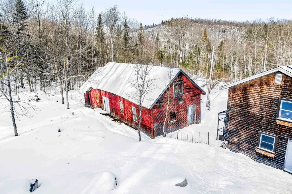 1422 Cabot Road Woodbury VT 05681