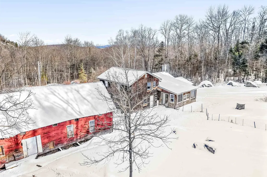 1422 Cabot Road Woodbury VT 05681