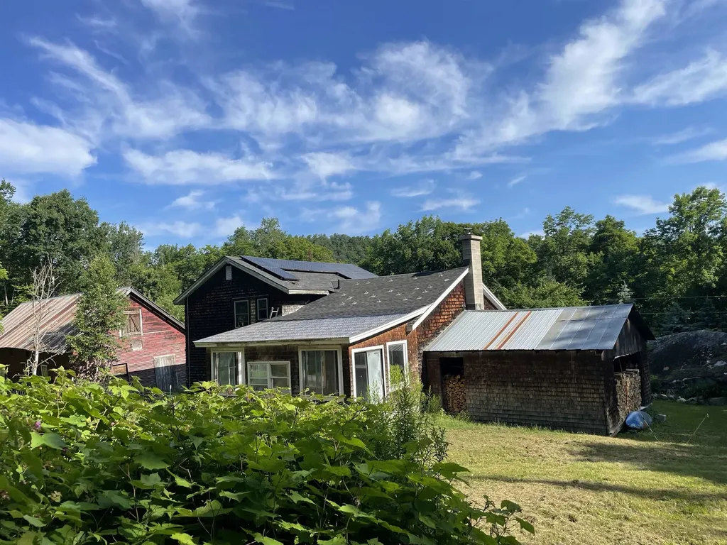 1422 Cabot Road Woodbury VT 05681