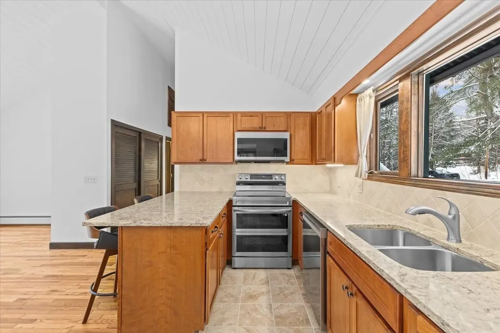 111 North Road Stowe VT 05672