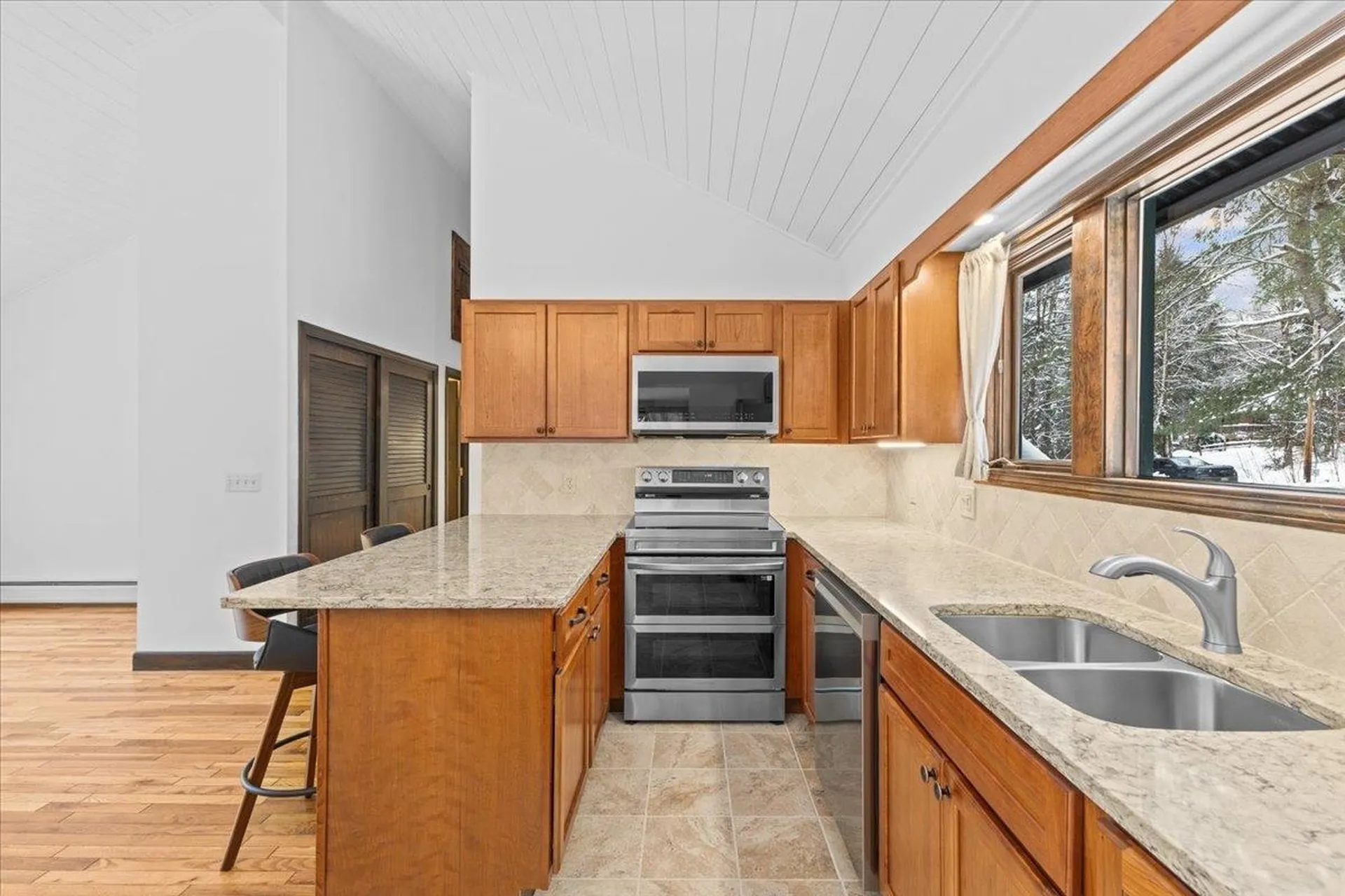 111 North Road Stowe VT 05672