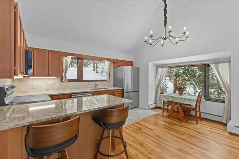 111 North Road Stowe VT 05672