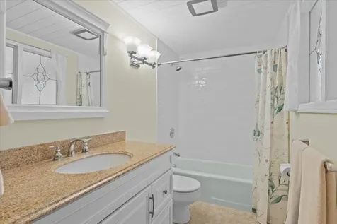 111 North Road Stowe VT 05672