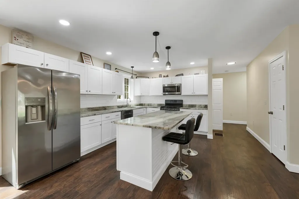 185 Town House Road Effingham NH 03882