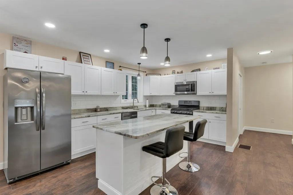 185 Town House Road Effingham NH 03882