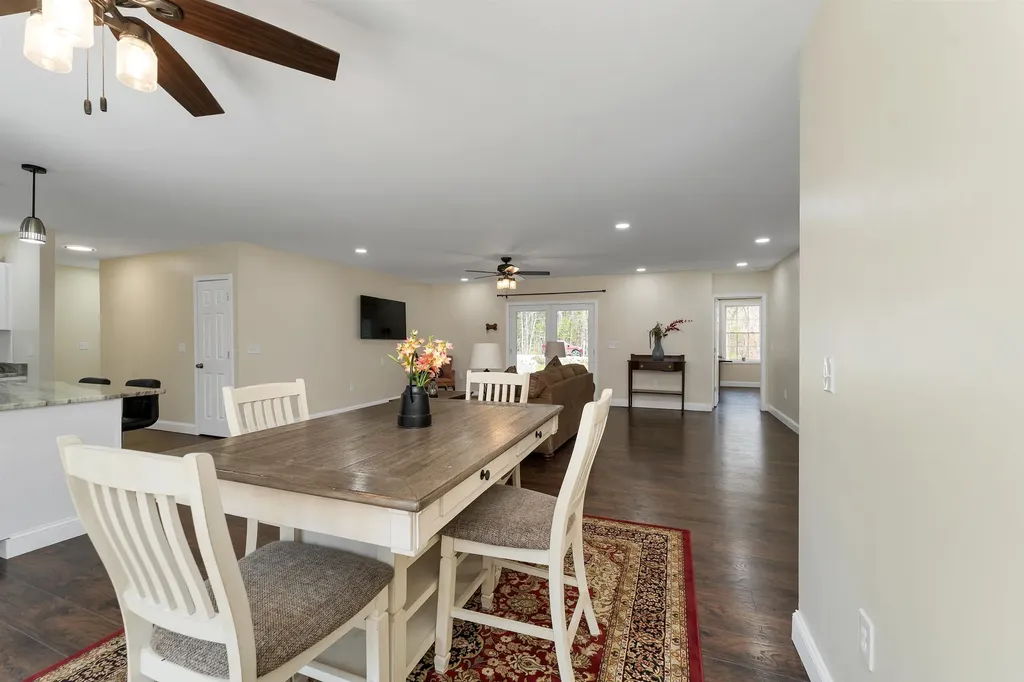 185 Town House Road Effingham NH 03882
