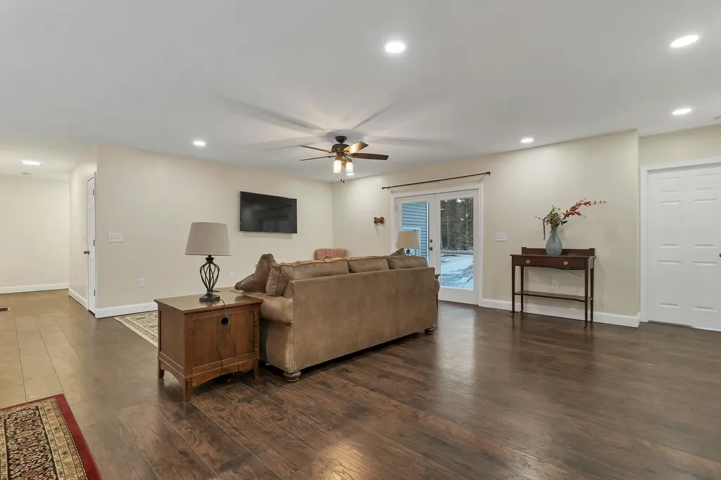 185 Town House Road Effingham NH 03882