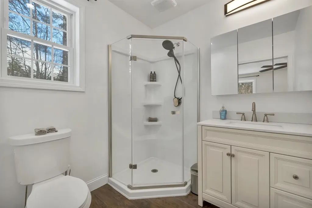 185 Town House Road Effingham NH 03882