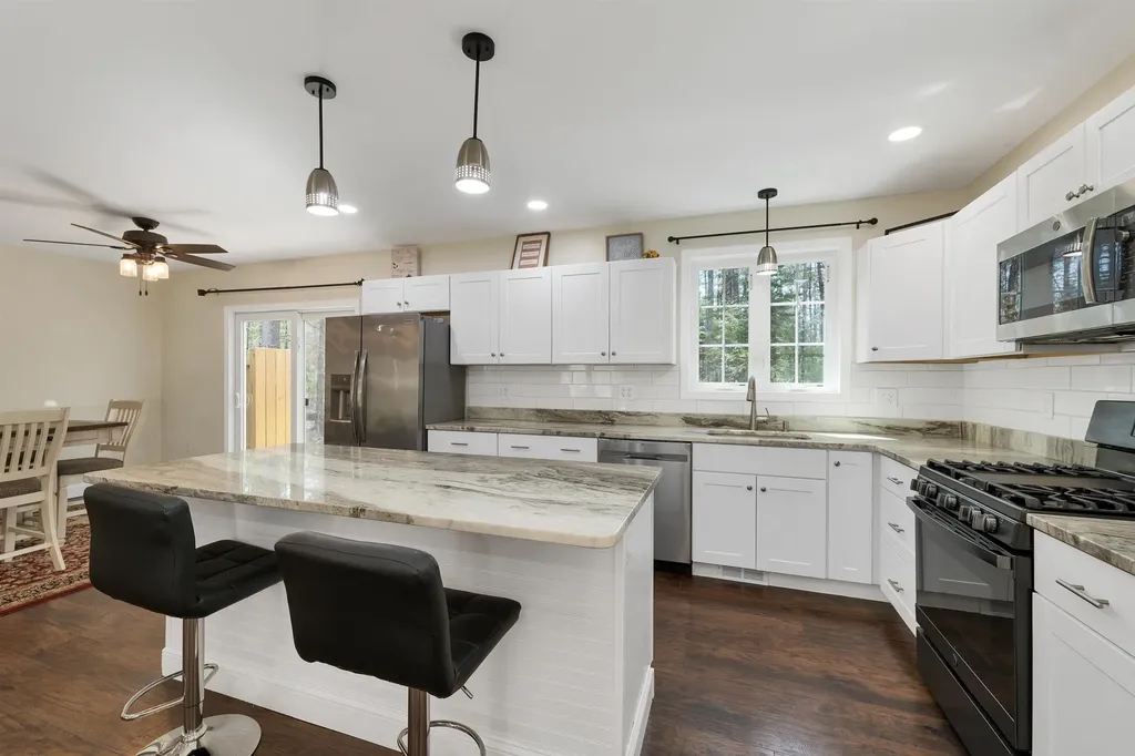 185 Town House Road Effingham NH 03882