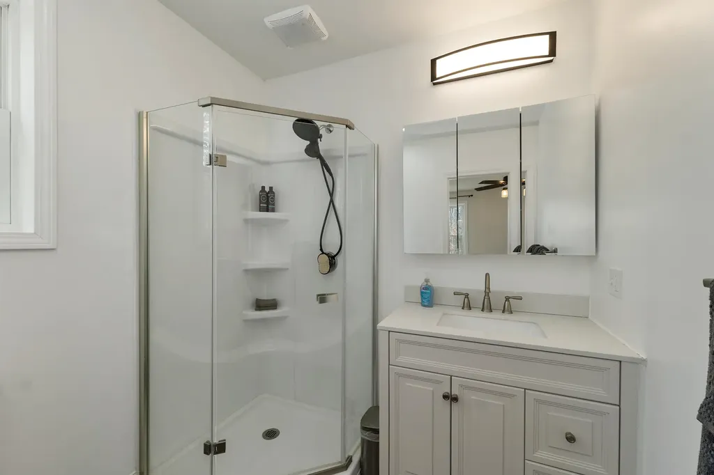 185 Town House Road Effingham NH 03882