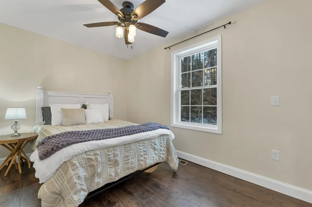 185 Town House Road Effingham NH 03882