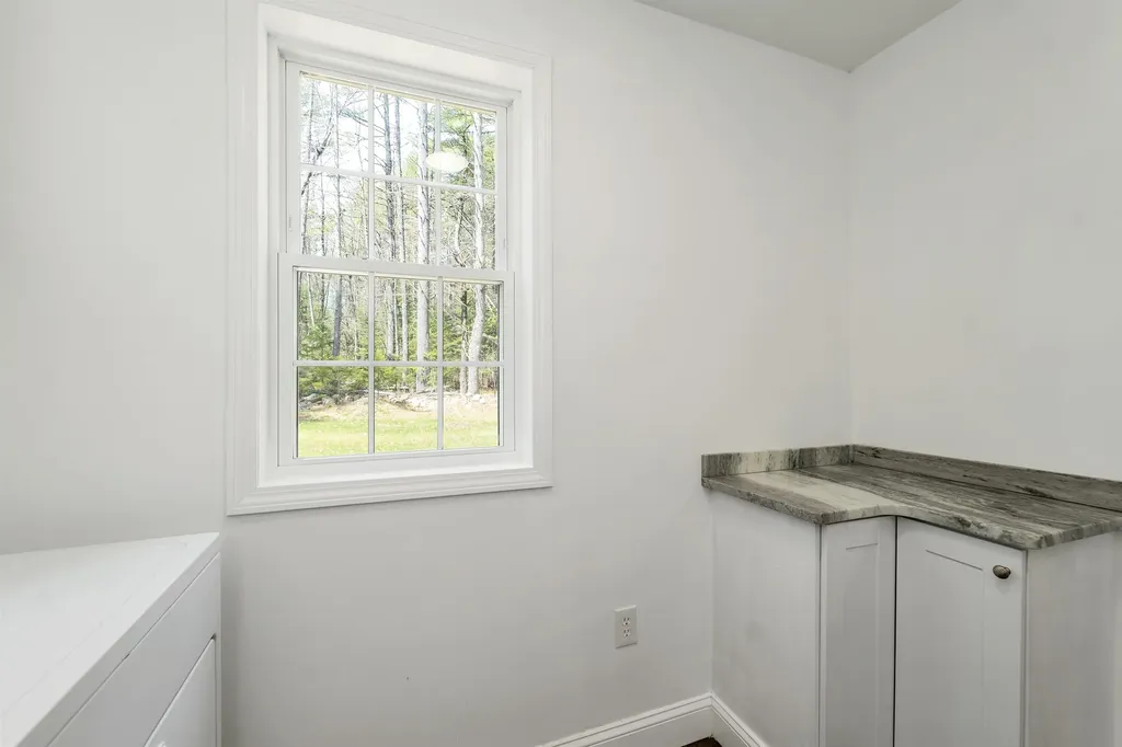 185 Town House Road Effingham NH 03882