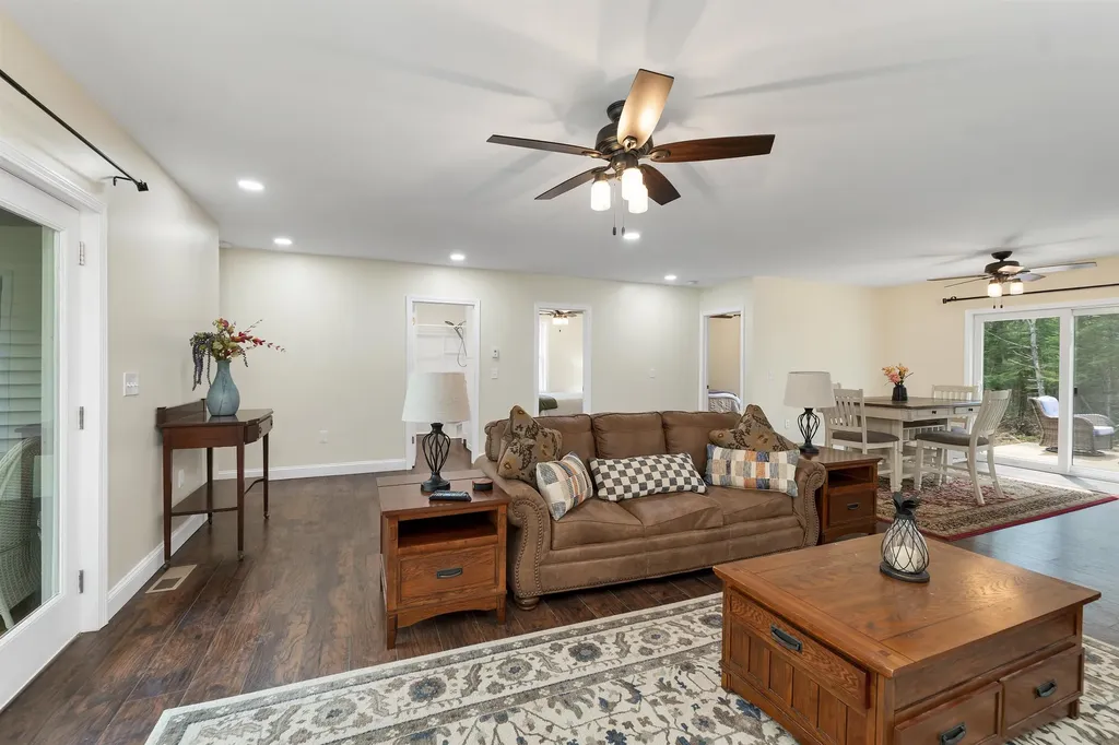 185 Town House Road Effingham NH 03882