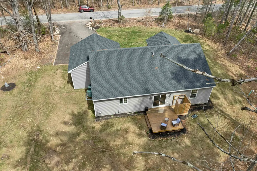 185 Town House Road Effingham NH 03882