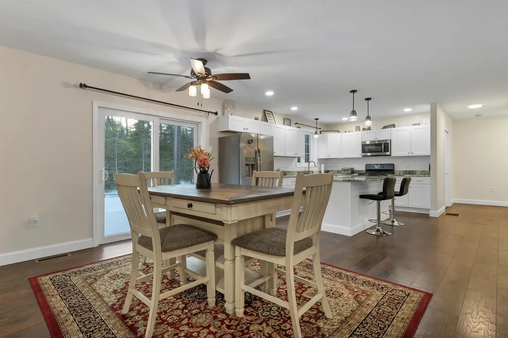 185 Town House Road Effingham NH 03882