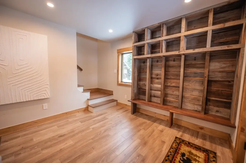 4 Breezy Way Dover VT 05356