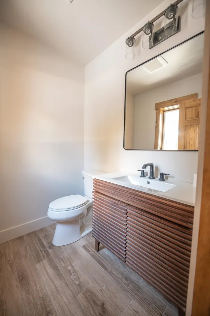 4 Breezy Way Dover VT 05356