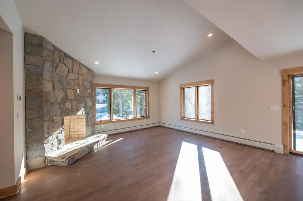 4 Breezy Way Dover VT 05356