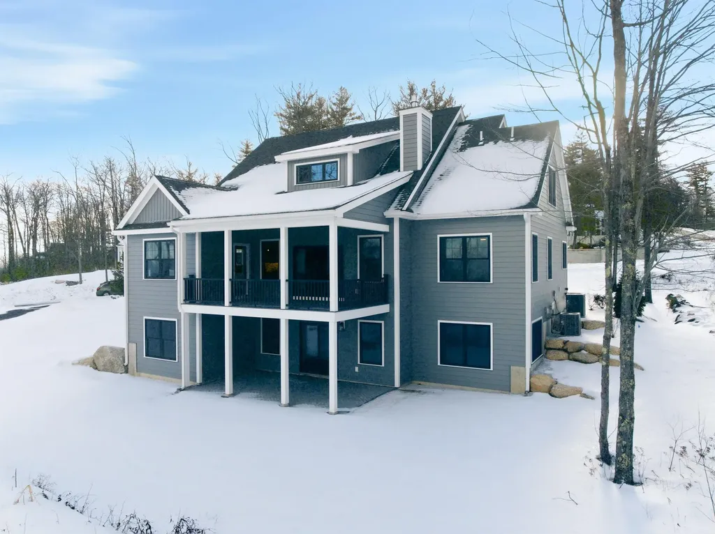 8 Deadreckoning Point Laconia NH 03246