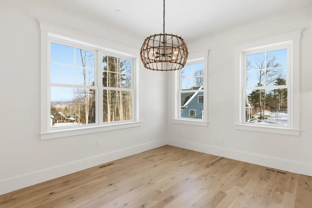 8 Deadreckoning Point Laconia NH 03246