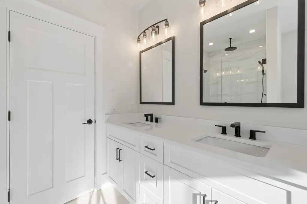 8 Deadreckoning Point Laconia NH 03246