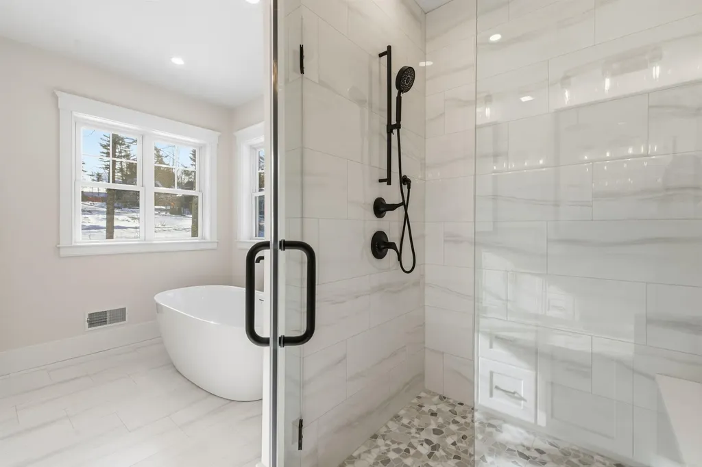 8 Deadreckoning Point Laconia NH 03246