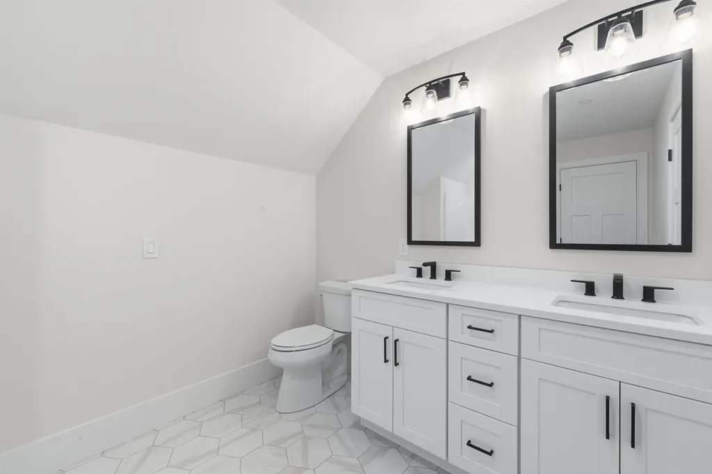 8 Deadreckoning Point Laconia NH 03246