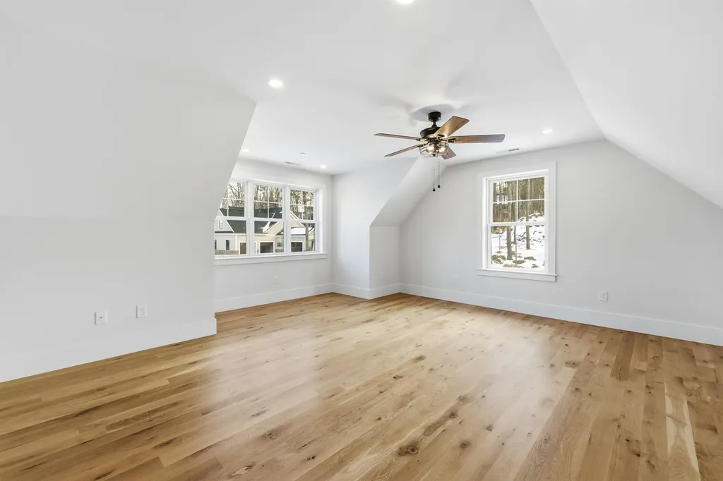 8 Deadreckoning Point Laconia NH 03246