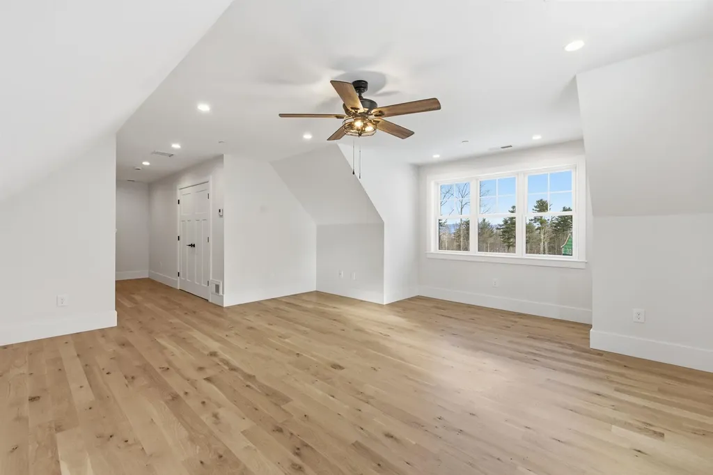 8 Deadreckoning Point Laconia NH 03246